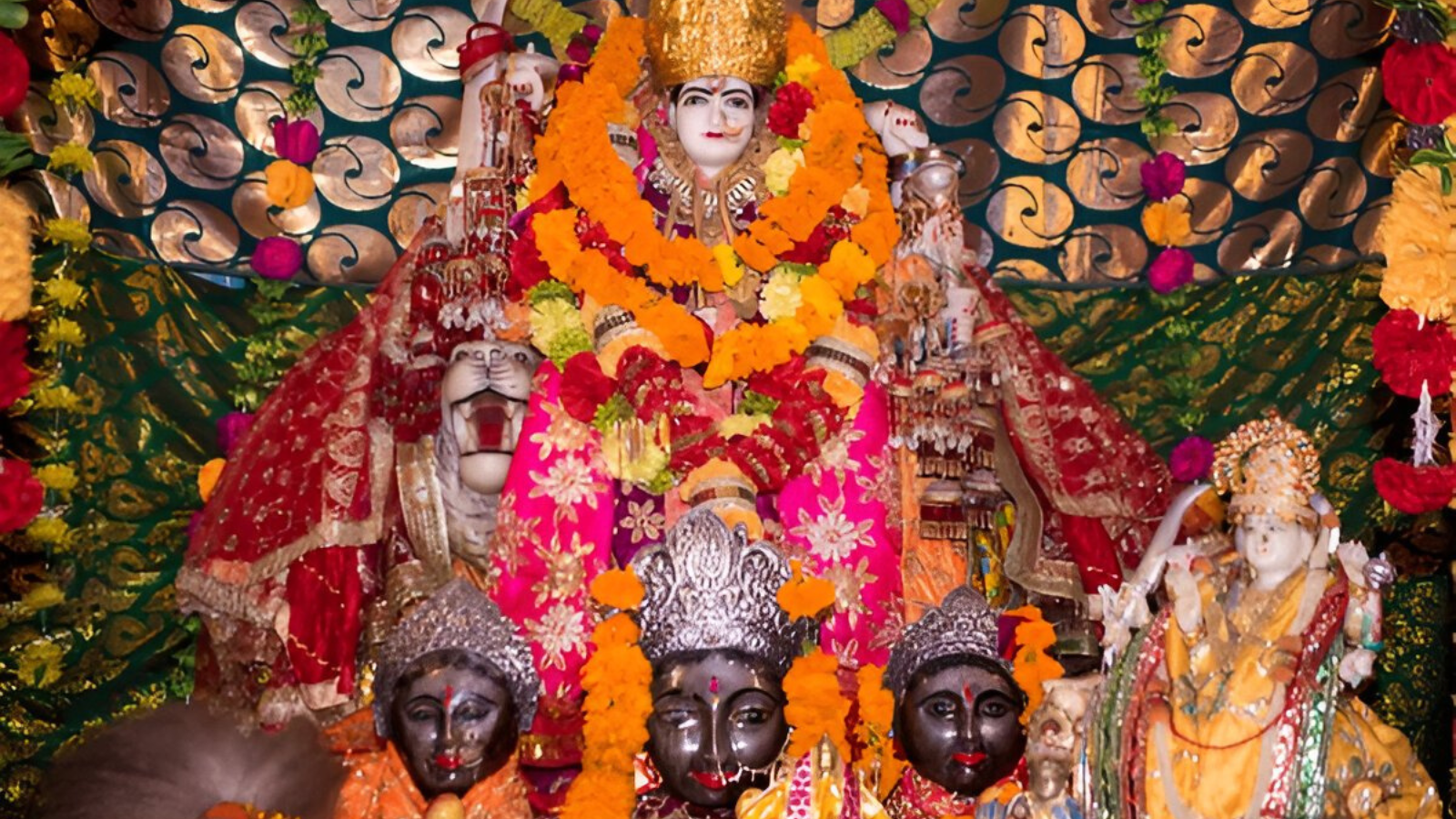 माता वैष्णो देवी आरती समय: सुबह-शाम की आरती, बुकिंग प्रक्रिया और लाइव दर्शन की सम्पूर्ण जानकारी